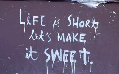 La Felicidad en la Simplicidad: Por Qué Menos es Más en 2025