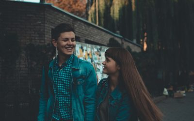 Los Hábitos de Conversación de las Parejas Felices: Claves para una Conexión Duradera