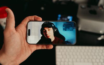 Cómo Convertirse en un Influencer Exitoso en 2025: Estrategias Clave para YouTube, Instagram, TikTok y Facebook