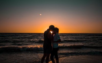 Compatibilidad Zodiacal: ¿Mito o Guía para tus Relaciones en 2026?