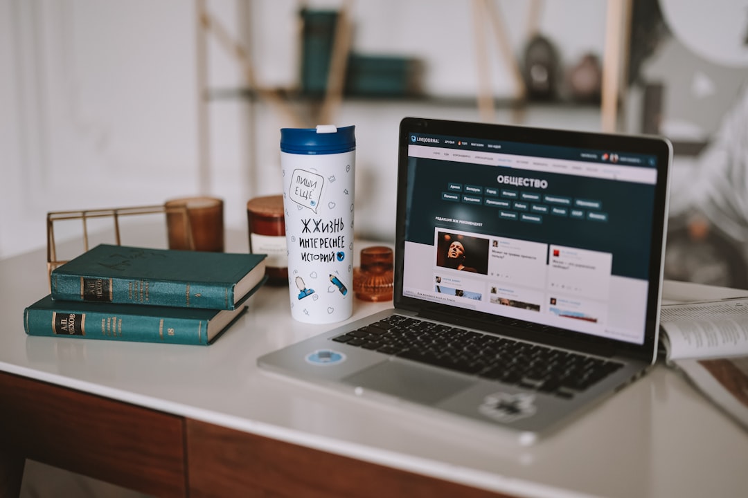 convi-rtete-en-un-influencer-exitoso-en-2026-estrategias-clave-para-youtube-instagram-tiktok-y-facebook-1787670909043